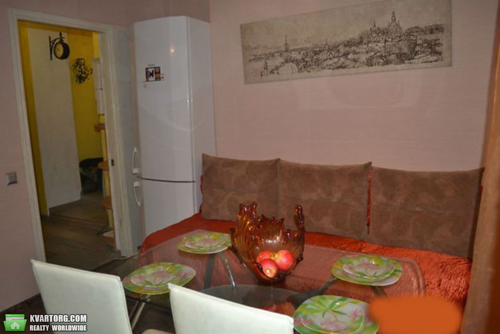 Rent out 2-room apartment. Киев,  Братская — photo 3