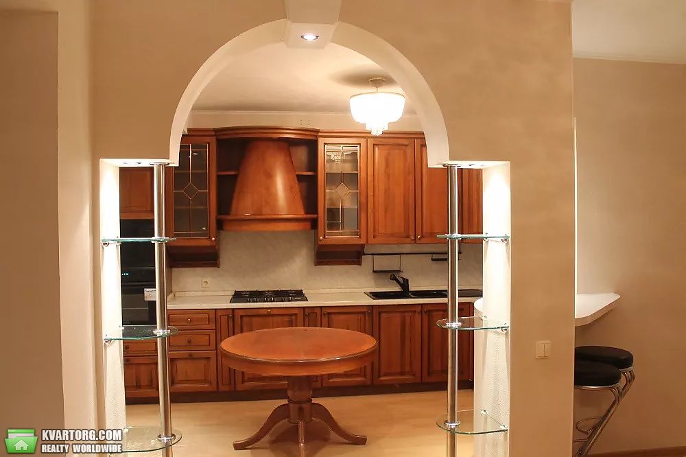 Rent out 3-room apartment. Киев,  Герцена — photo 1