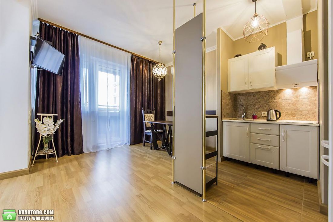 Rent out 2-room apartment. Киев,  Оболонский пр — photo 1