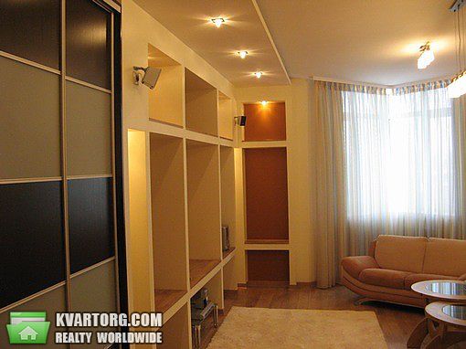 Rent out 2-room apartment. Киев,  Щорса — photo 2