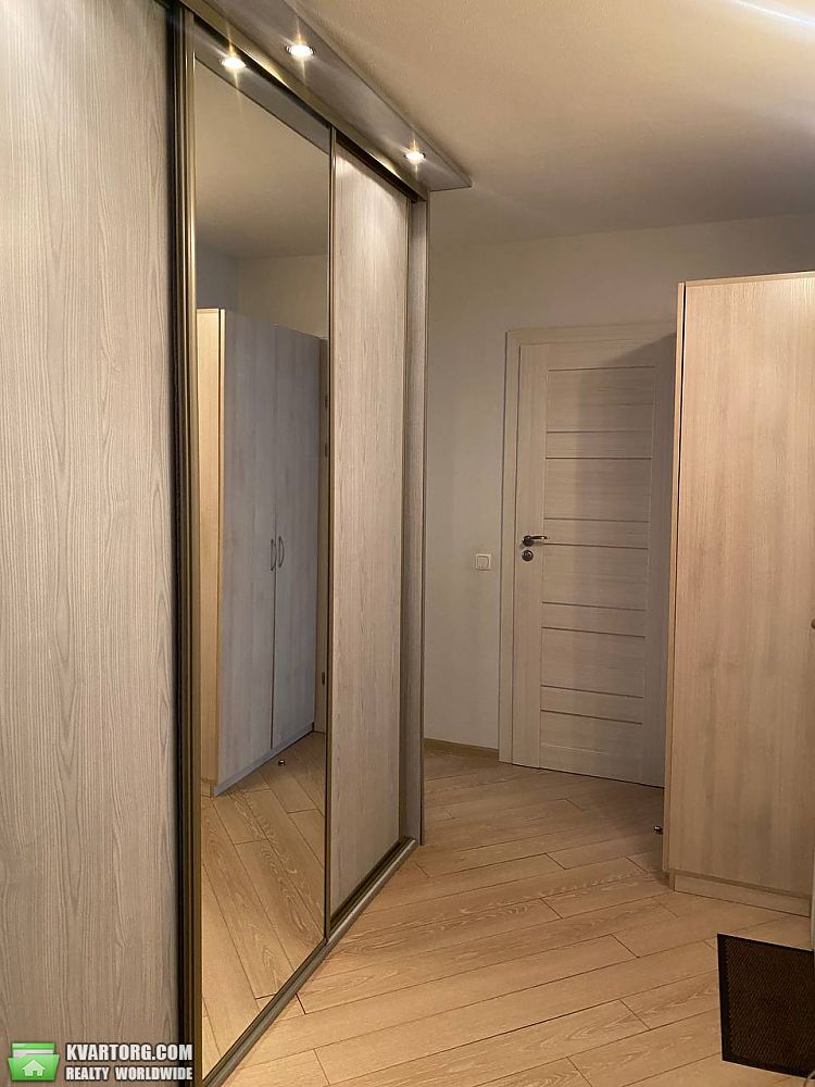 Rent out 3-room apartment. Киев,  Чешская — photo 10