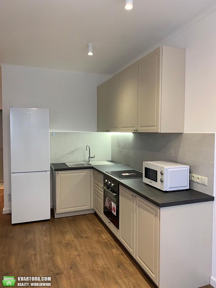 Rent out 1-room apartment. Киев, Кириловская — photo 2