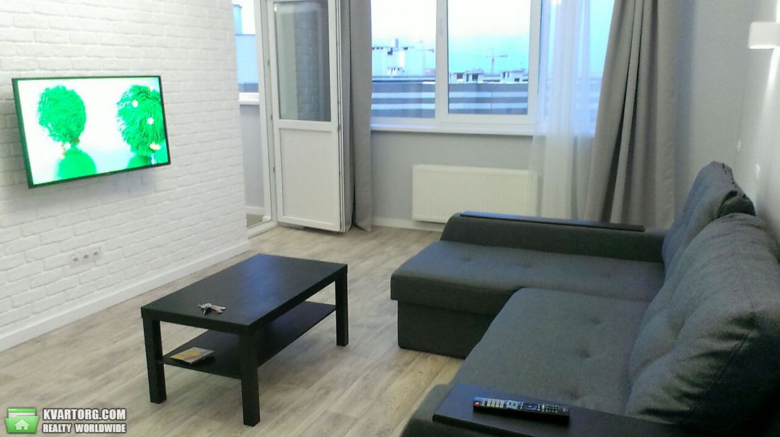 Rent out 2-room apartment. Киев,  Герцена — photo 7
