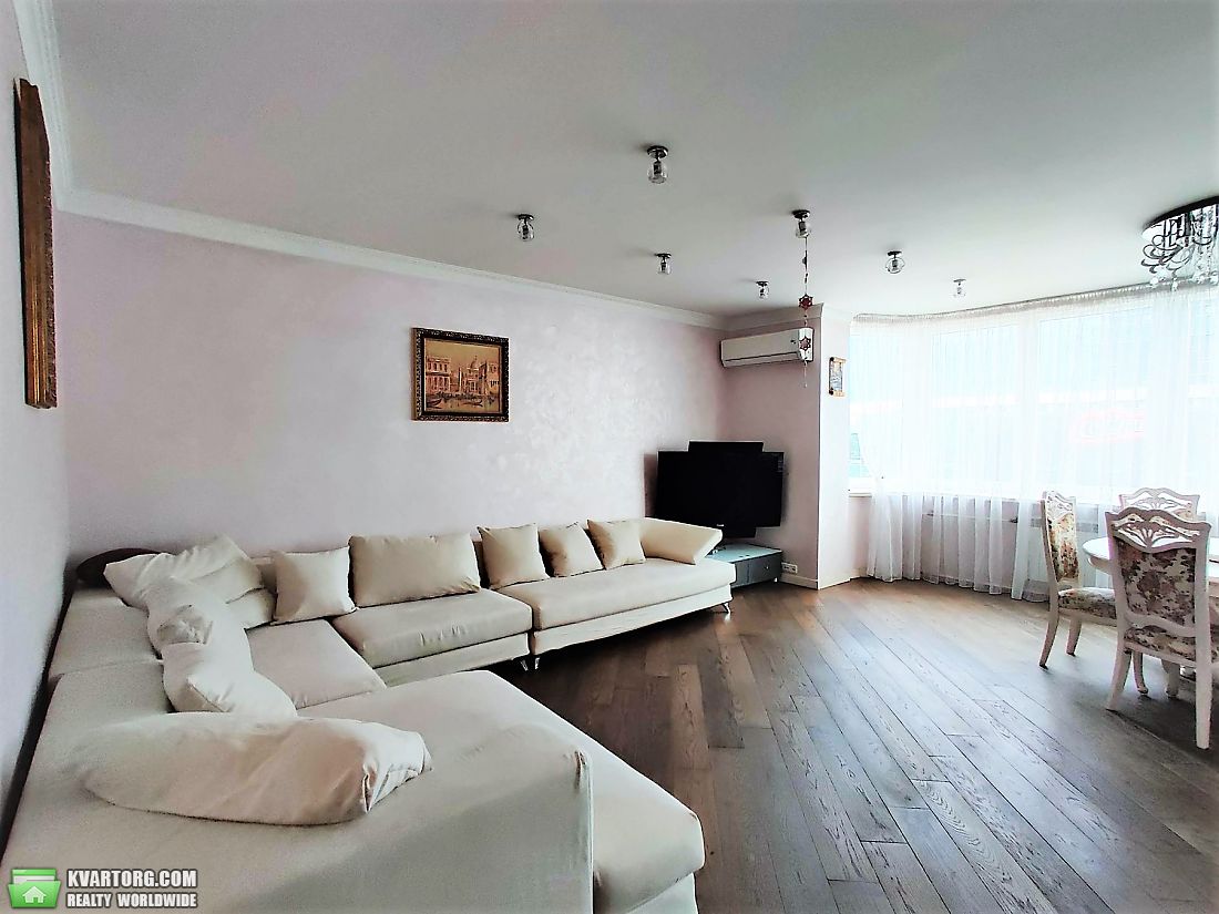 Rent out 2-room apartment. Киев,  Тычины пр — photo 3