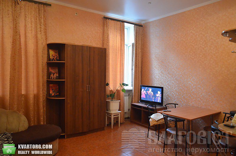 Sell 2-room apartment. Киев,  Богдана Хмельницкого — photo 2