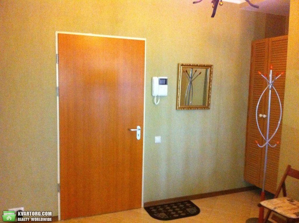 Rent out 2-room apartment. Киев,  Жилянская — photo 10