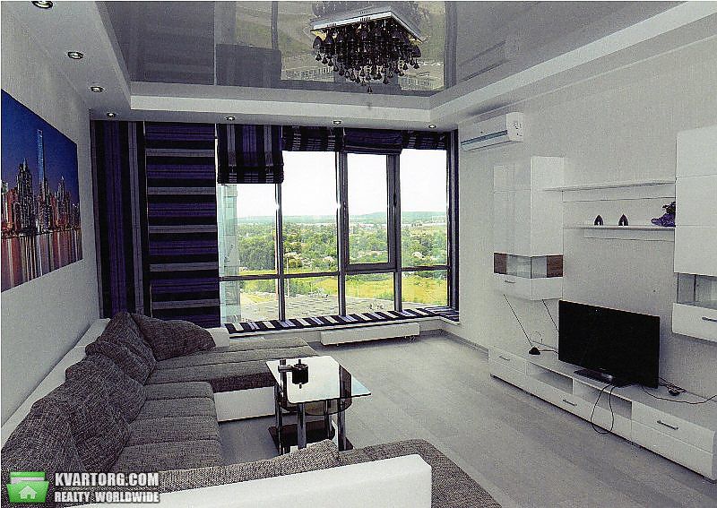Rent out 2-room apartment. Киев,  Днепровская наб — photo 1