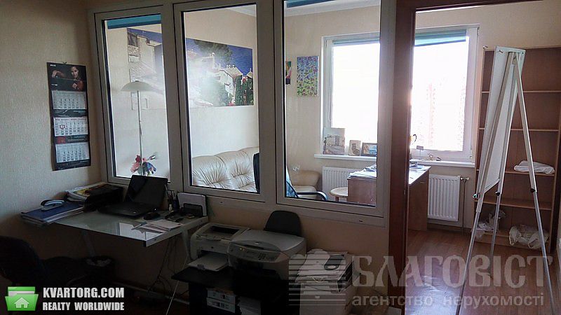 Sell 2-room apartment. Киев,  Урловская — photo 4