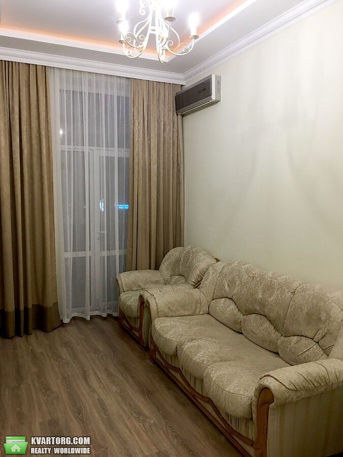 Rent out 2-room apartment. Киев,  Большая Васильковская — photo 3