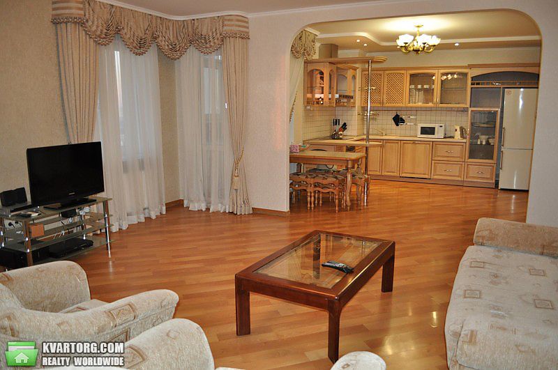 Rent out 2-room apartment. Киев,  Дегтяревская — photo 1