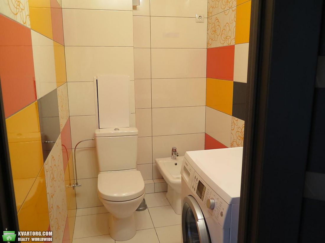 Rent out 2-room apartment. Киев, Сикорского — photo 9