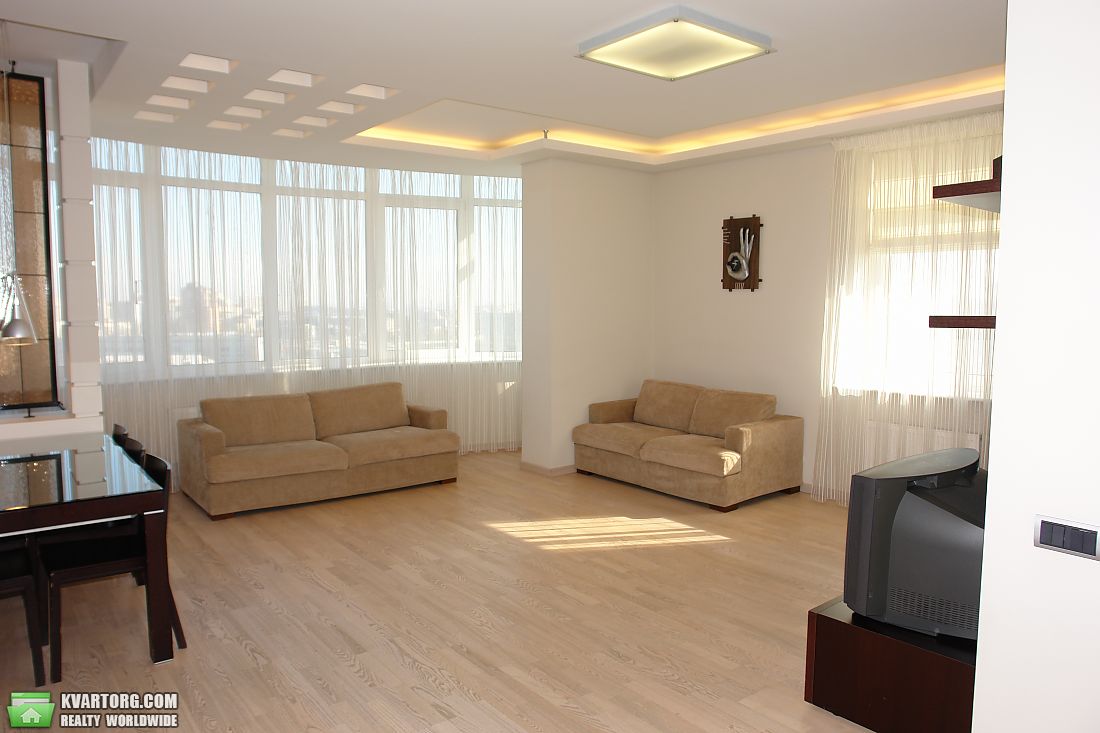 Rent out 4-room apartment. Киев, Провиантская — photo 4