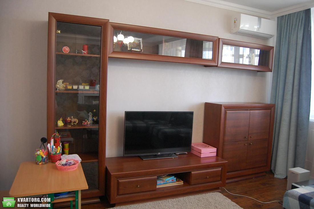Rent out 3-room apartment. Киев,  Кондратюка — photo 2