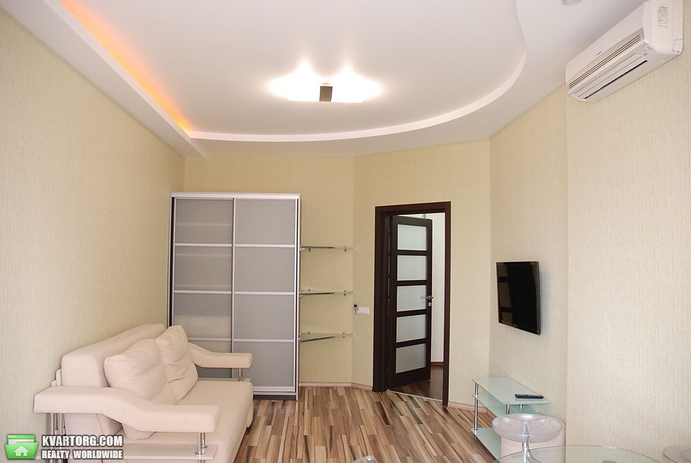 Rent out 3-room apartment. Киев,  Щорса — photo 8