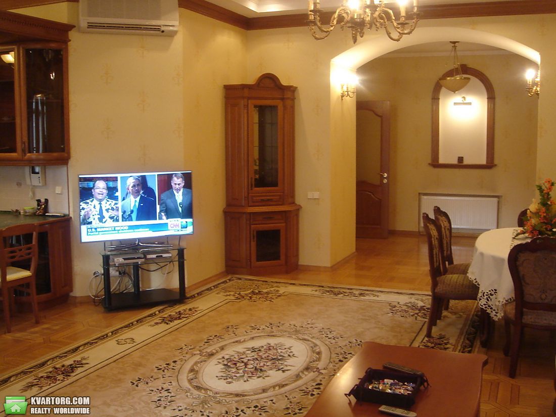 Rent out 3-room apartment. Киев, Трехсвятительская — photo 3
