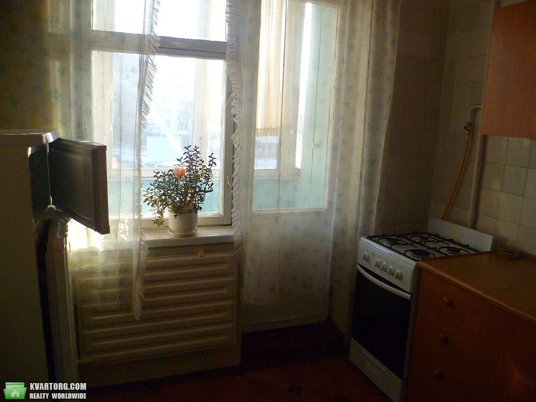 Rent out 1-room apartment. Киев,  Драйзера — photo 1
