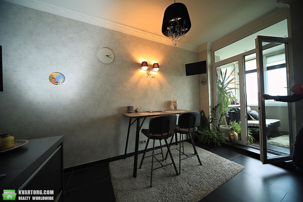 Sell 1-room apartment. Киев,  Вышгородская — photo 2