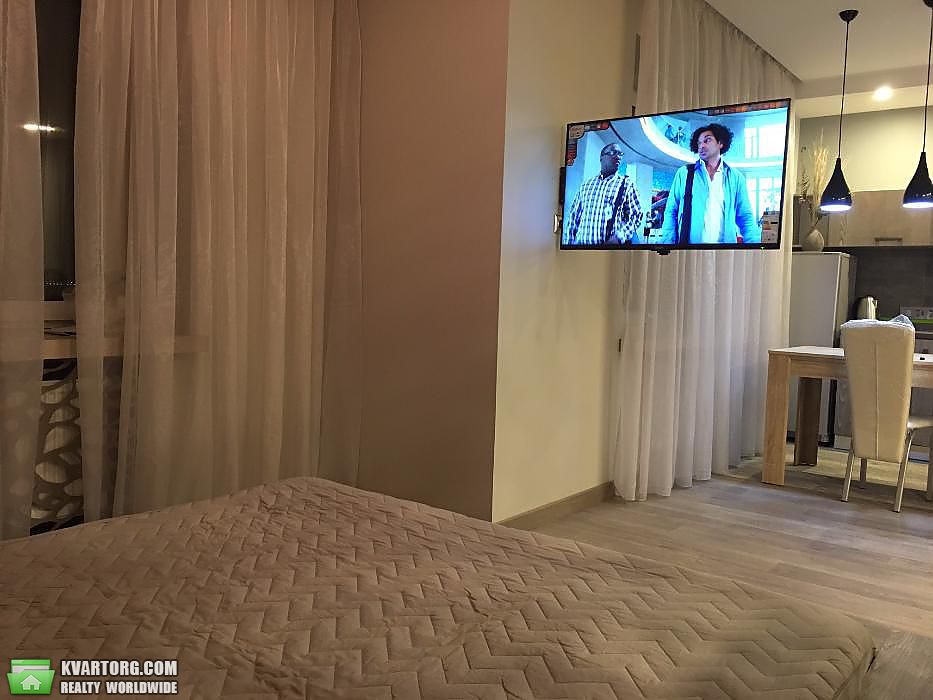 Rent out 1-room apartment. Киев,  Комбинатная — photo 5