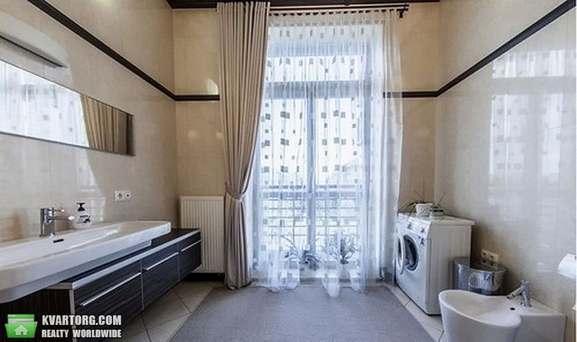 Rent out 3-room apartment. Киев,  Лютеранская — photo 7