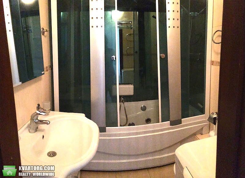 Rent out 2-room apartment. Киев,  Феодосийский пер. — photo 3