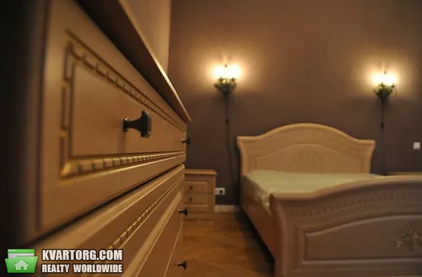 Rent out 4-room apartment. Киев, костельная — photo 4