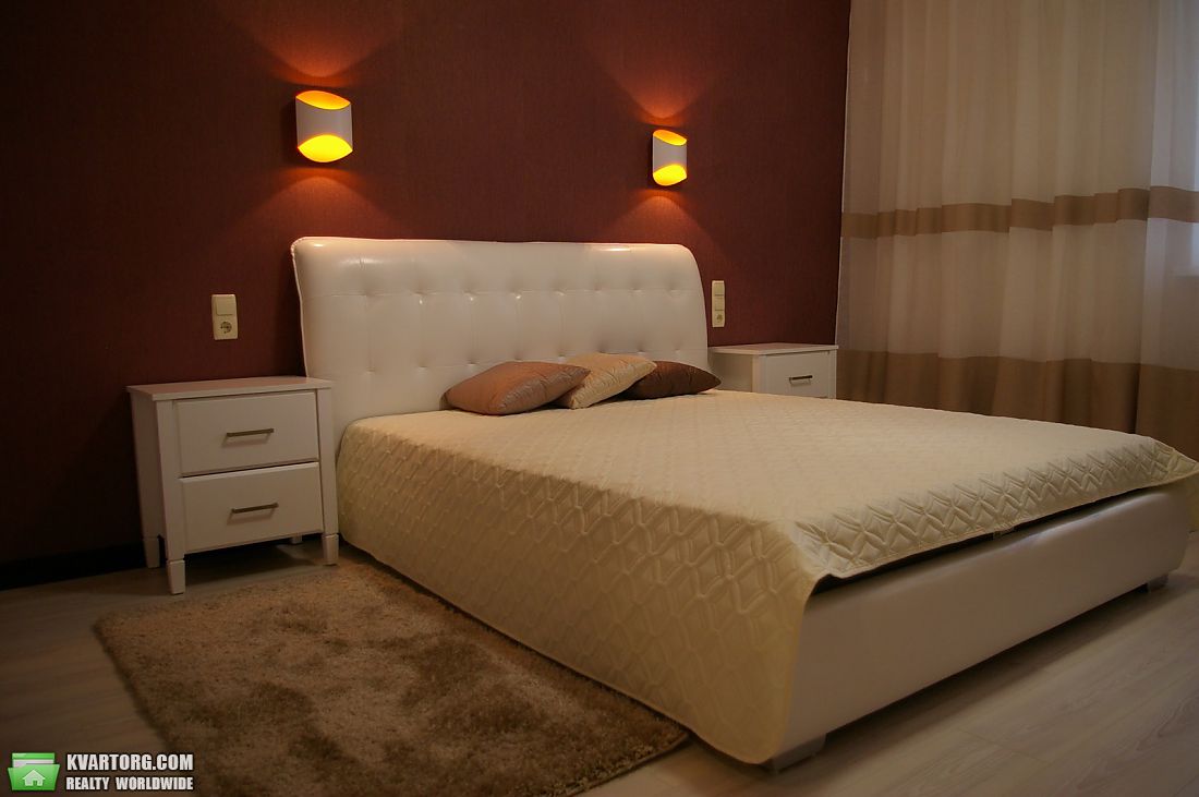 Rent out 3-room apartment. Киев,  Златоустовская — photo 1