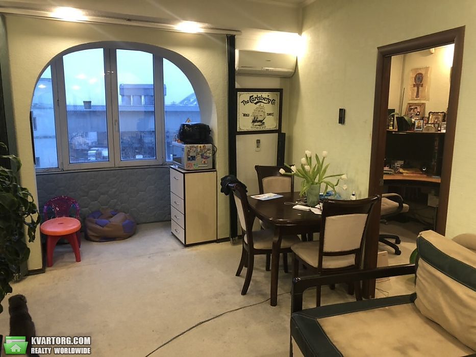 Sell 2-room apartment. Киев,  Набережно-Крещатикская — photo 1