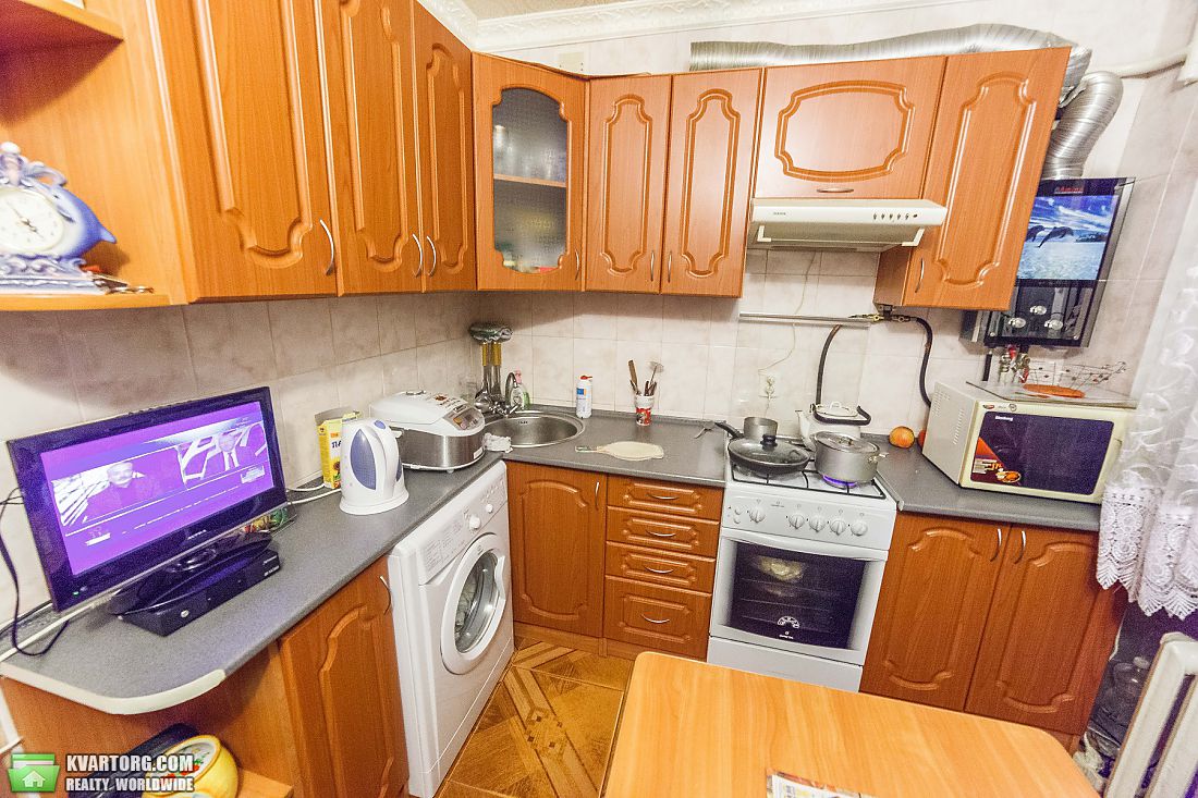 Sell 1-room apartment. Киев,  Щорса — photo 1