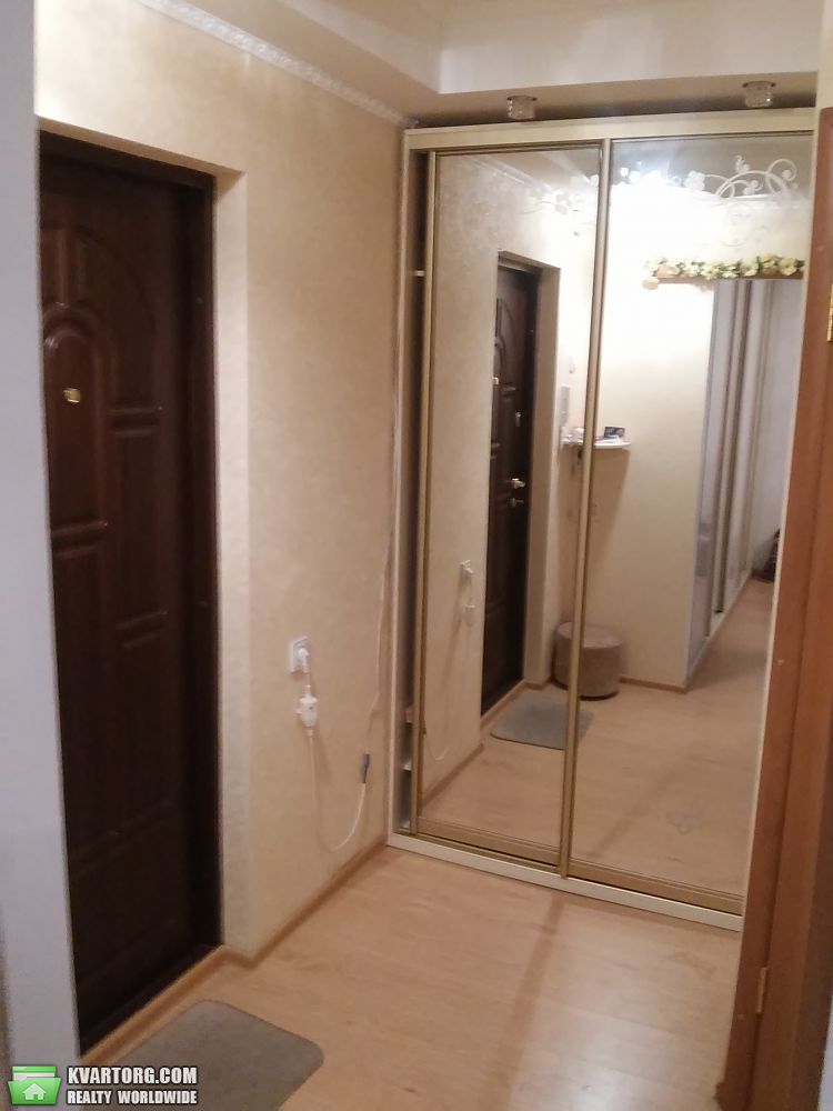 Rent out 1-room apartment. Киев,  Днепровская наб — photo 1