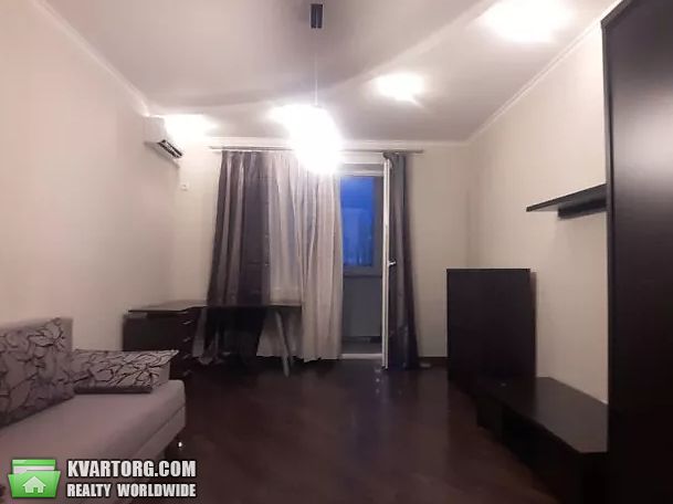 Rent out 4-room apartment. Киев,  Вернадского бул — photo 8