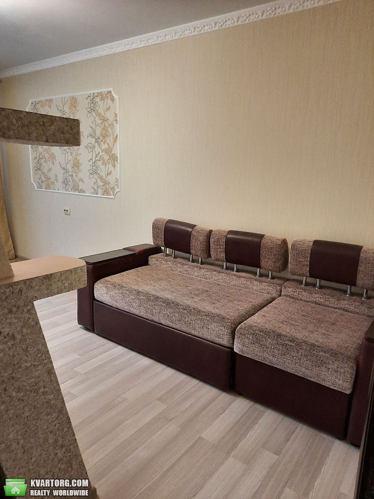Rent out 2-room apartment. Киев, Олевская — photo 2