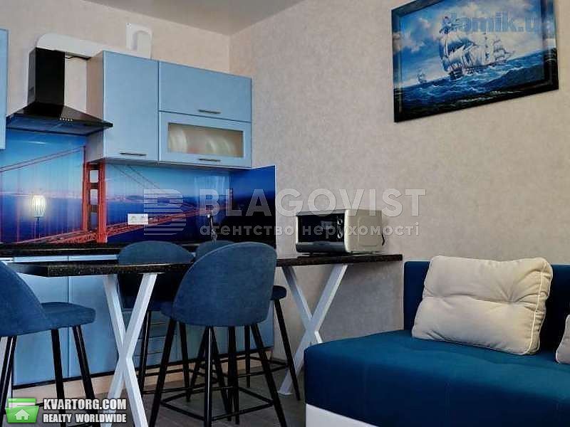 Rent out 2-room apartment. Киев,  Антоновича — photo 5