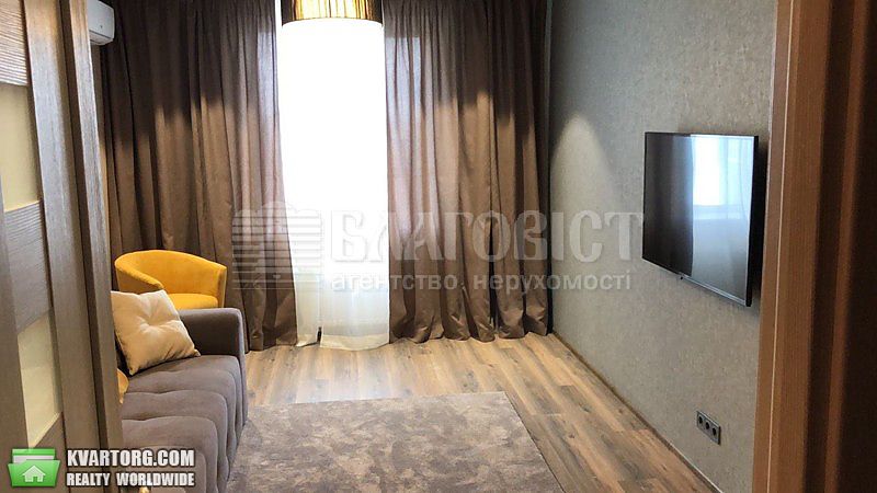 Rent out 2-room apartment. Киев,  Герцена — photo 1