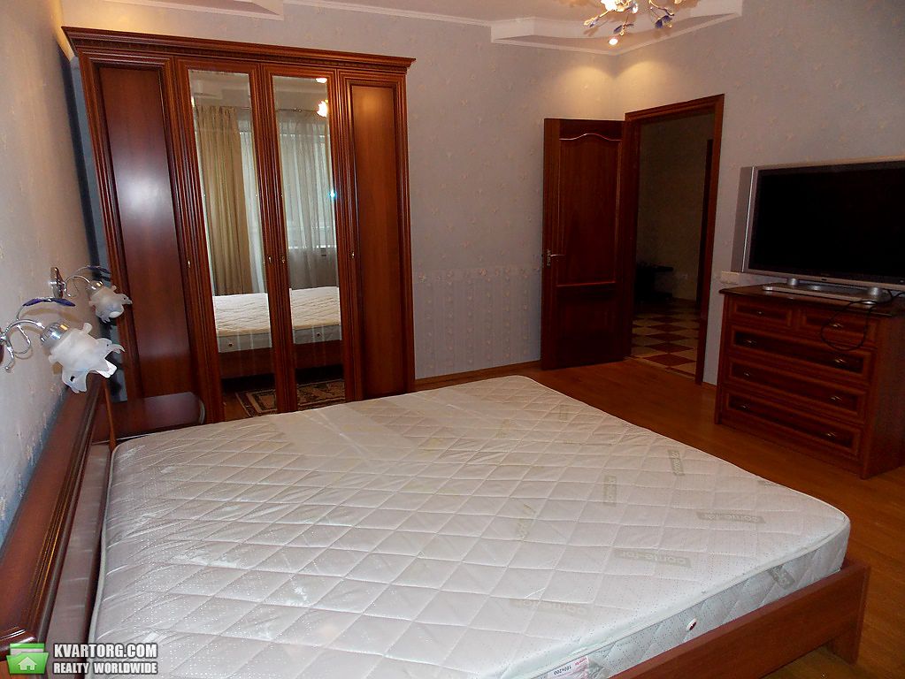 Rent out 3-room apartment. Киев, Генерала Алмазова — photo 3