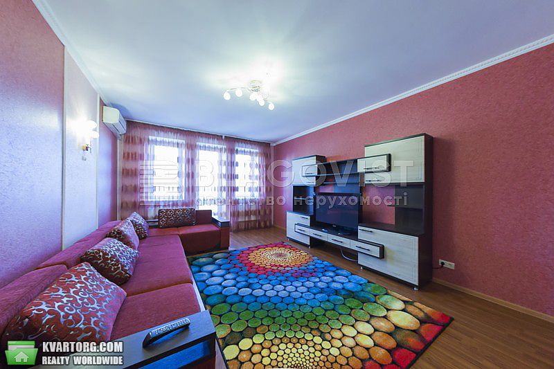 Rent out 2-room apartment. Киев,  Голосеевская — photo 1
