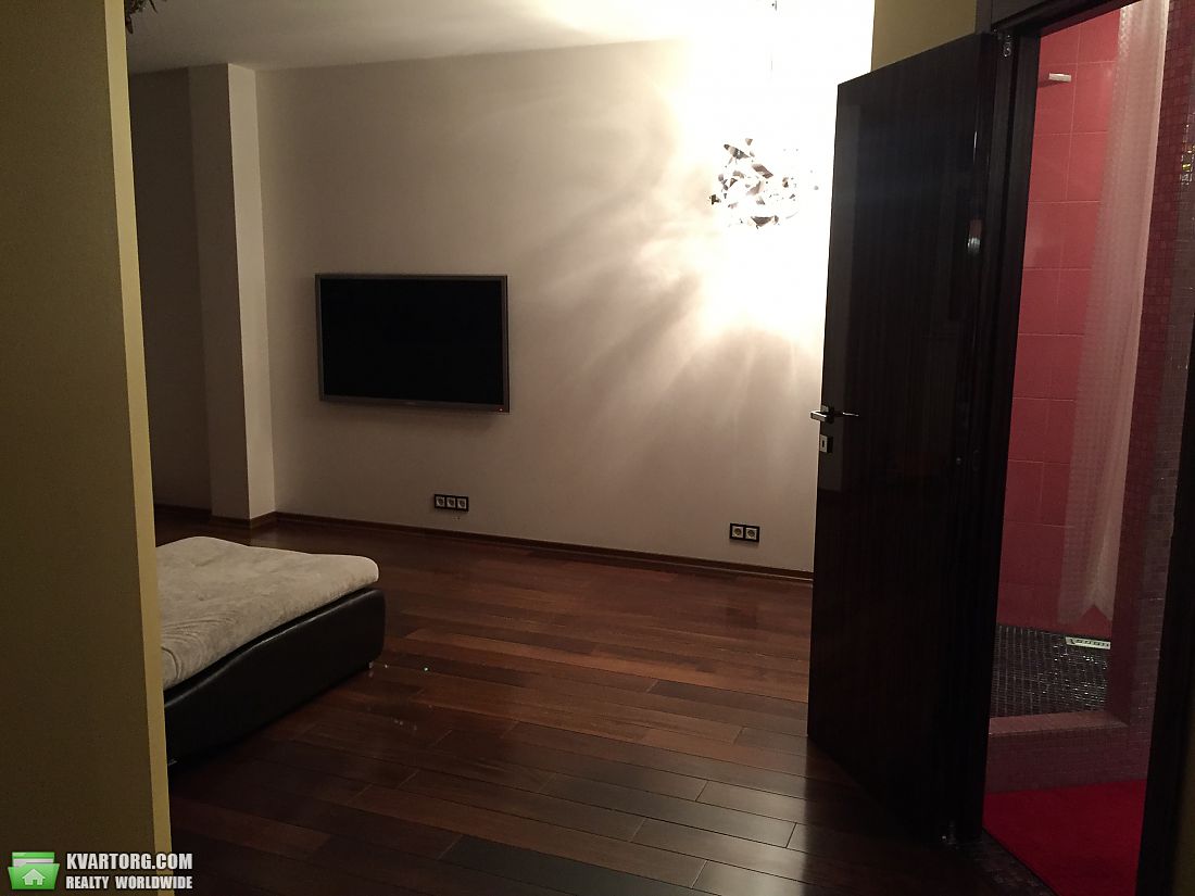 Rent out 3-room apartment. Киев,  Мильчакова — photo 8