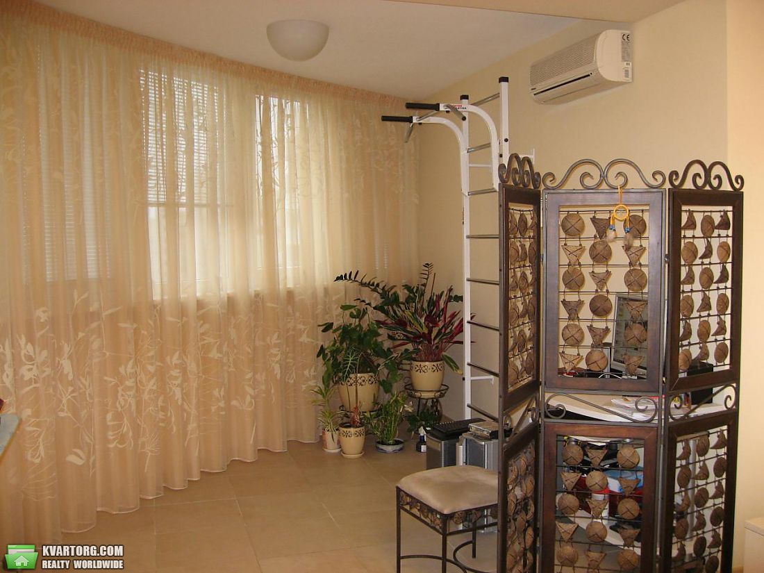 Rent out 2-room apartment. Киев,  Кольцова бул — photo 4