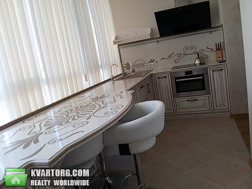 Rent out 2-room apartment. Киев,  Оболонская наб — photo 1