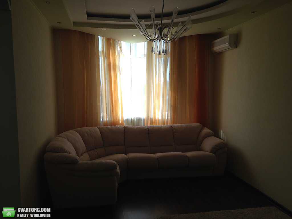 Rent out 2-room apartment. Киев, Щорса — photo 4