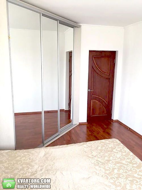 Rent out 2-room apartment. Киев,  Кошица — photo 4