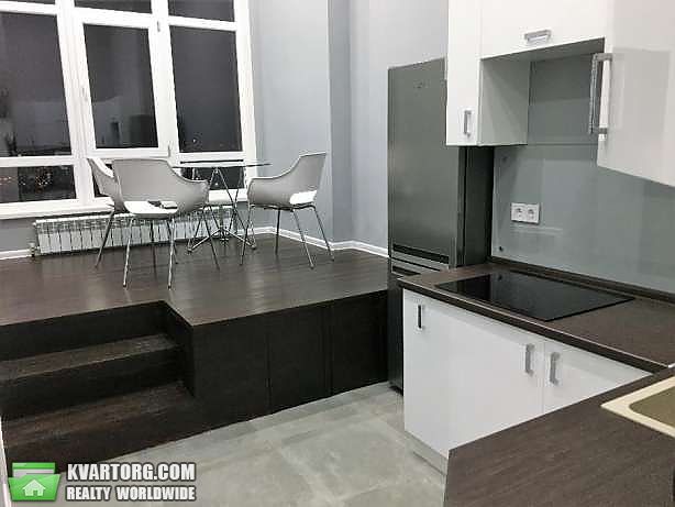 Rent out 2-room apartment. Киев,  Жилянская — photo 1