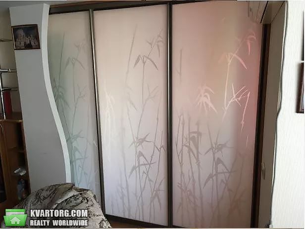 Rent out 3-room apartment. Киев,  Энтузиастов — photo 4