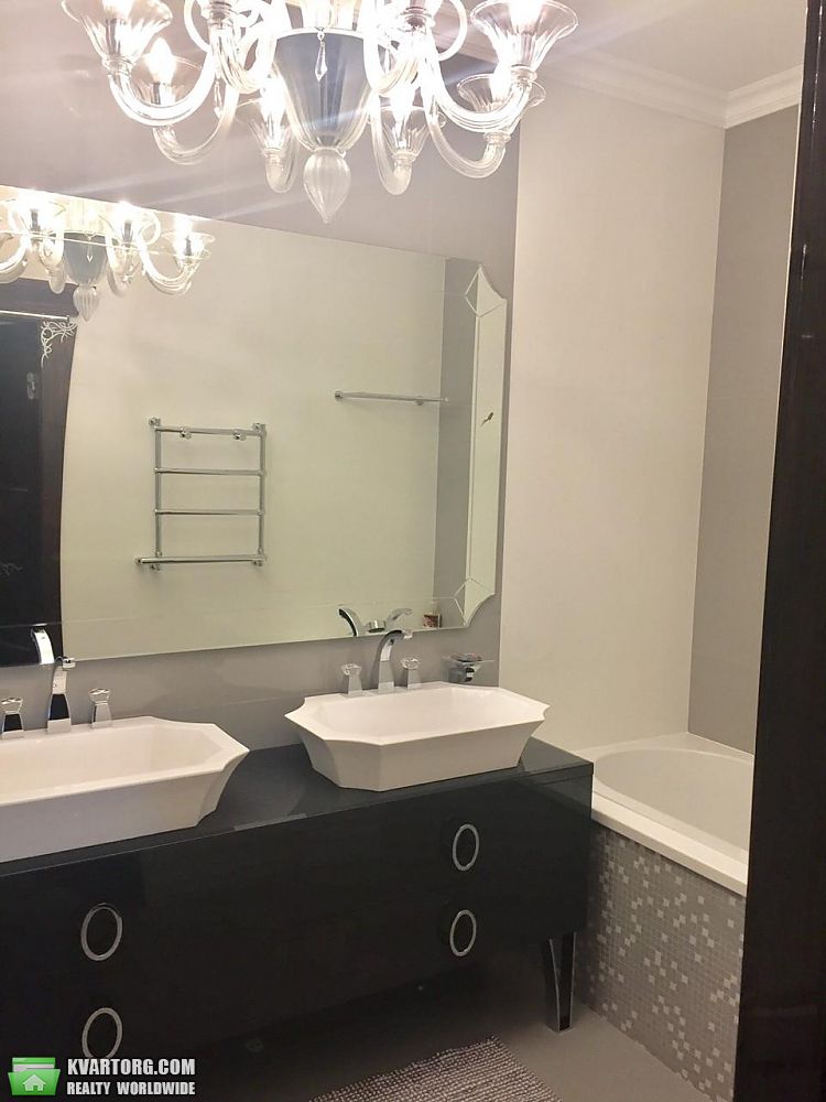 Rent out 5-room apartment. Киев, Драгомирова ул. — photo 7