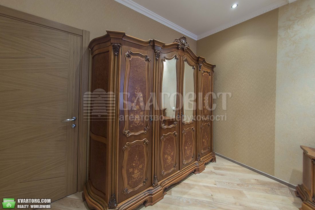 Rent out 4-room apartment. Киев,  Лабораторный пер — photo 4