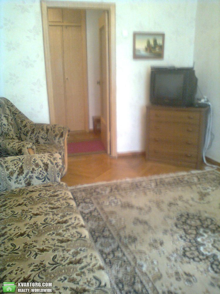 Rent out 2-room apartment. Киев,  Герцена — photo 2