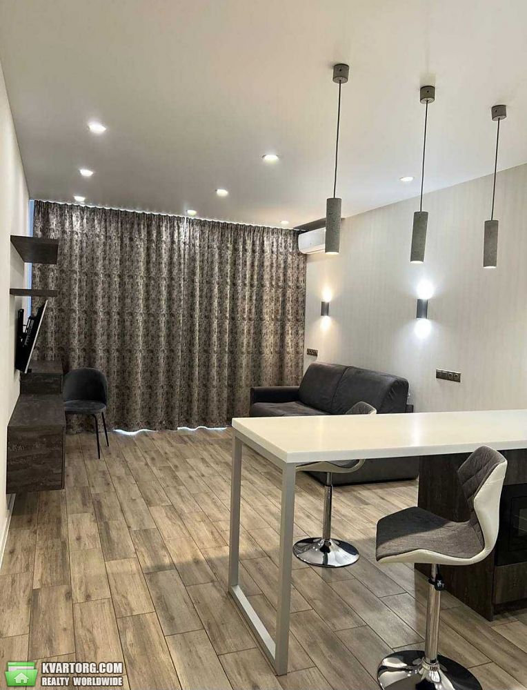 Rent out 1-room apartment. Киев, берестейський проспект — photo 1