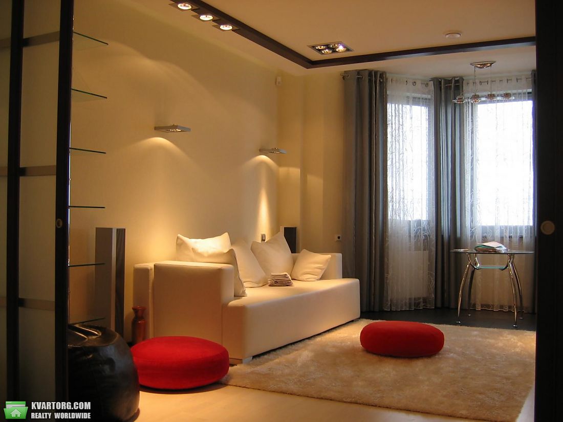 Sell 2-room apartment. Киев,  Ромена Роллана бул — photo 1