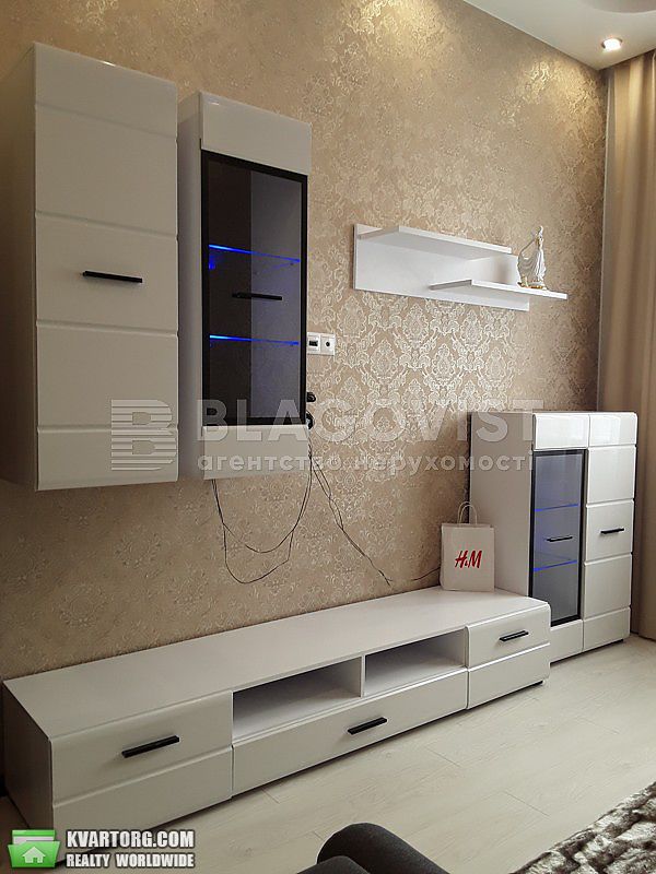 Rent out 2-room apartment. Киев, Жабаева Жамбила — photo 1