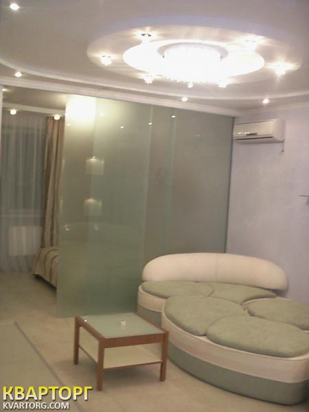 Rent out 2-room apartment. Киев,  Голосеевская — photo 8