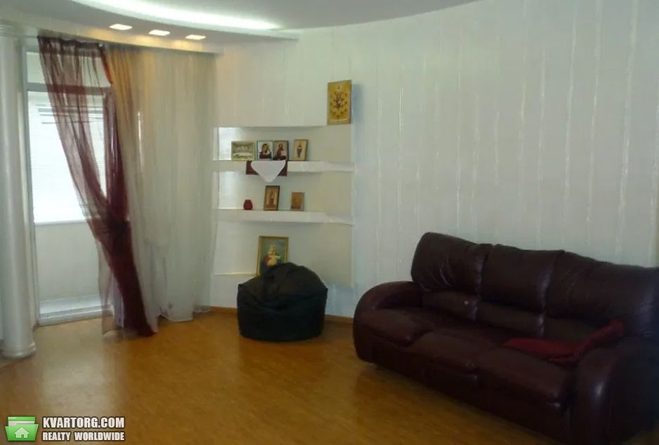 Rent out 3-room apartment. Киев,  Мечникова — photo 1